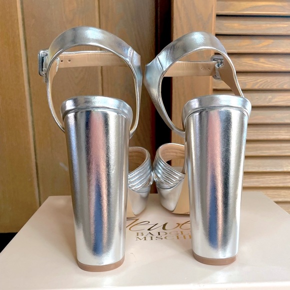 Jewel Badgley Mischka Platform Sandals - Picture 4 of 5